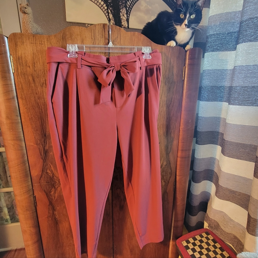 TORRID Paper Bag Stretch Crepe Cropped Pants Sz 16